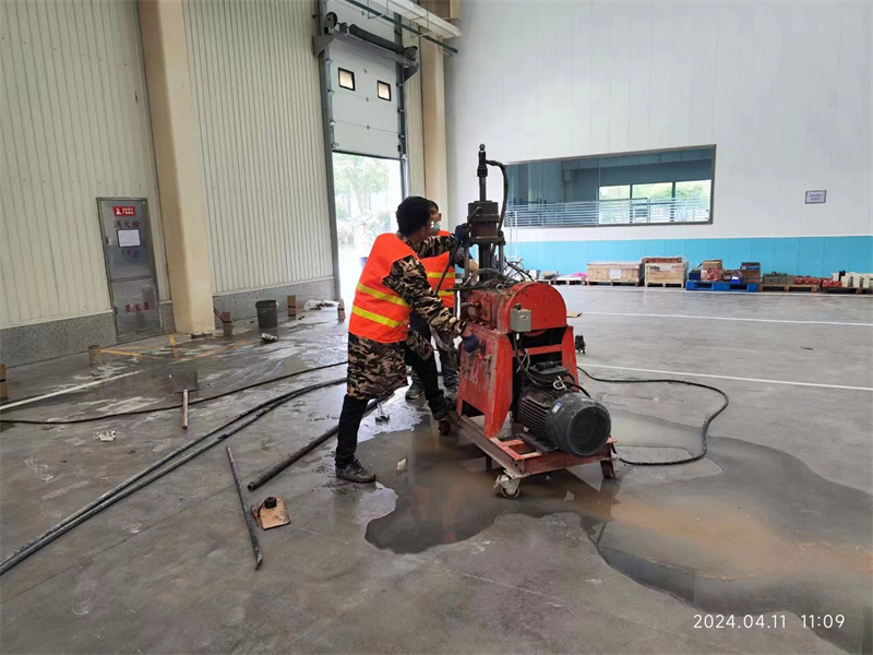 蒋湖农场厂房地面下沉塌陷注浆加固施工